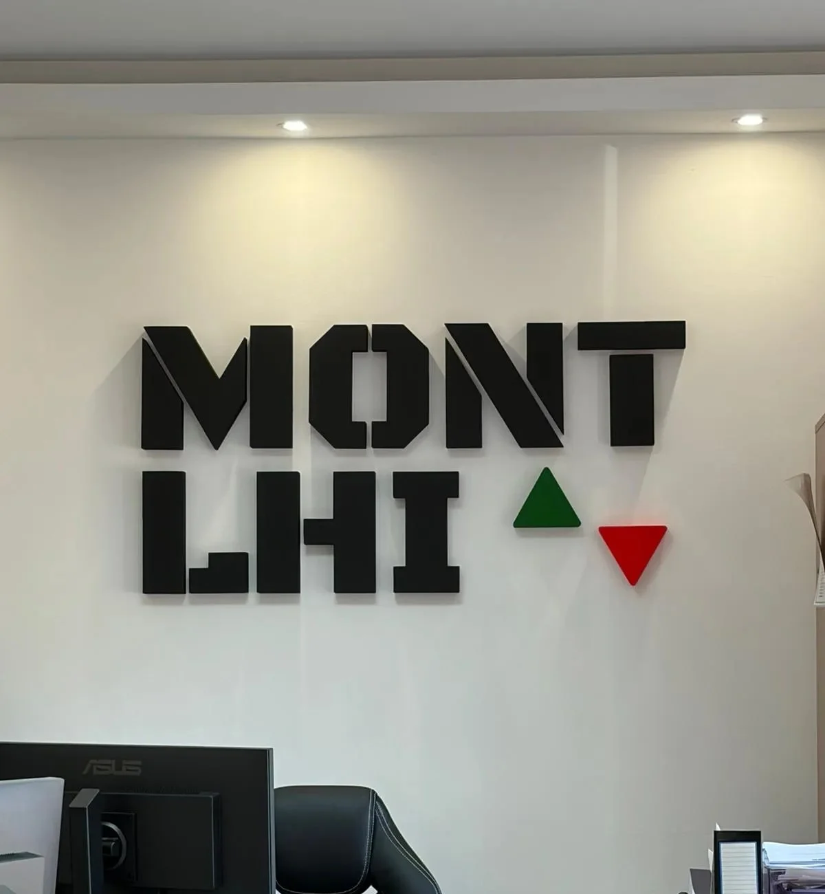 Kancelarija firme MONT LHI za održavanje liftova i zgrada u Novom Sadu